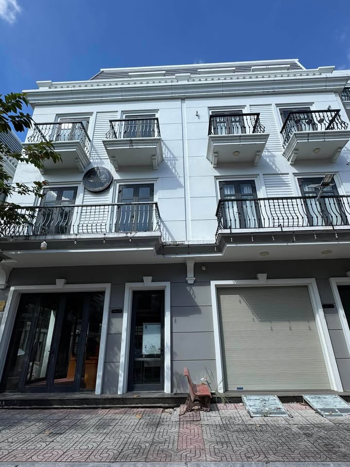 Shophouse VinCom Lê Duẩn, Cà Mau - Ngang 8m, 3 Lầu, Giá 4 Tỷ Tốt