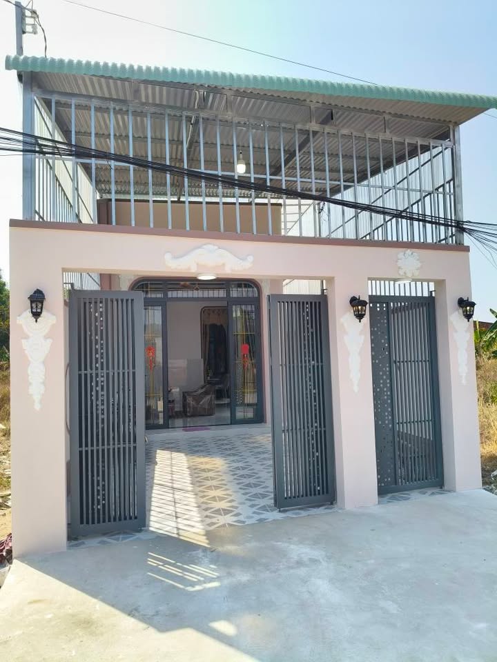 Nhà Đẹp 130m² Tặng Nội Thất - Kp Long Giang, Tây Ninh Giá 1.65 Tỷ