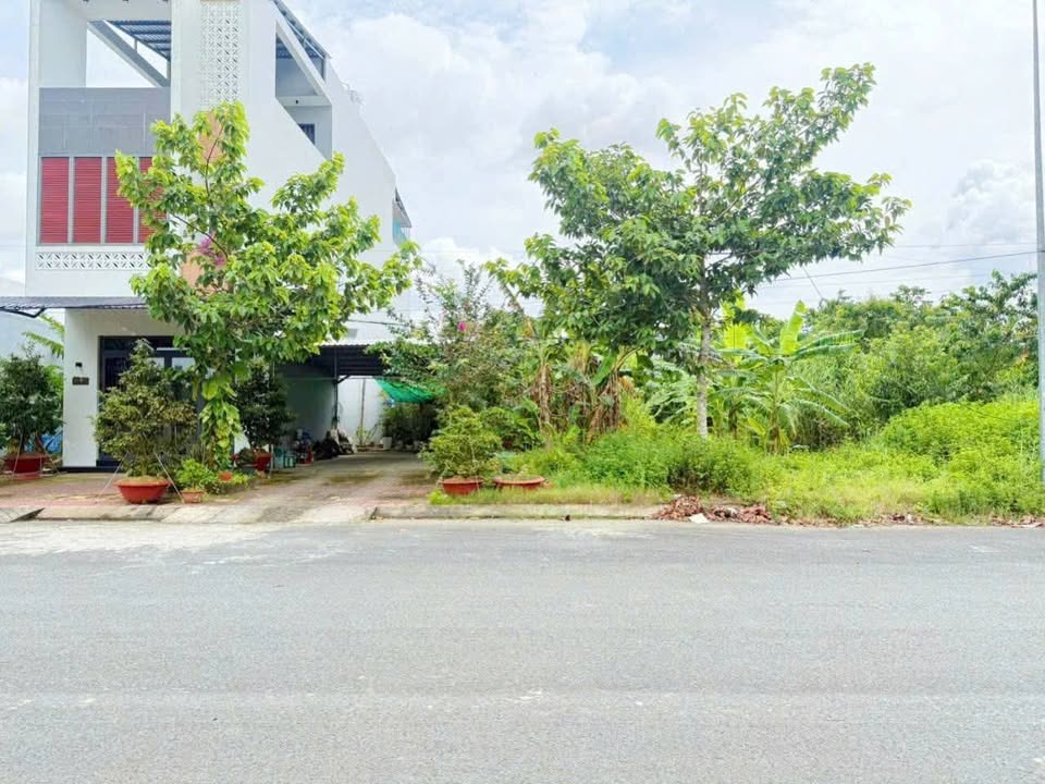 Bán Nền 100m² Mặt Tiền Lộ Lớn 28m - Khu Dân Cư Tân Phú, Cần Thơ - Giá Tốt 2.2 Tỷ