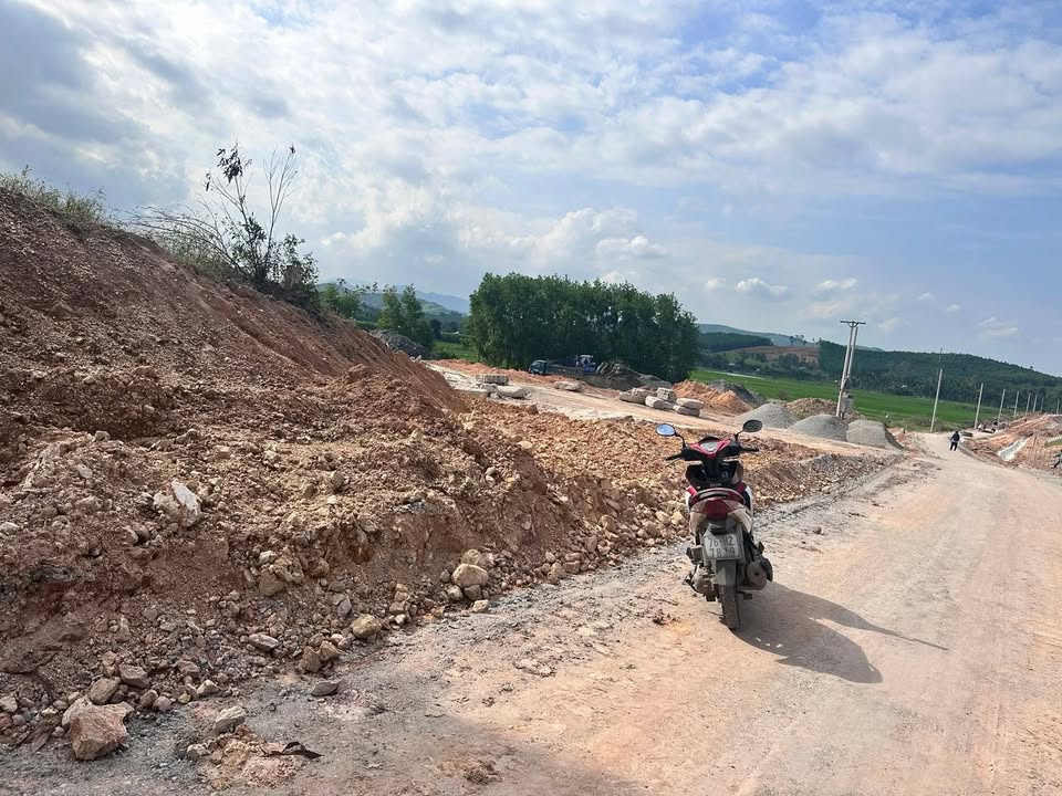 Đất Sản Xuất Hành Thịnh 8300m² - Tiềm Năng Tăng Giá Vượt Trội!