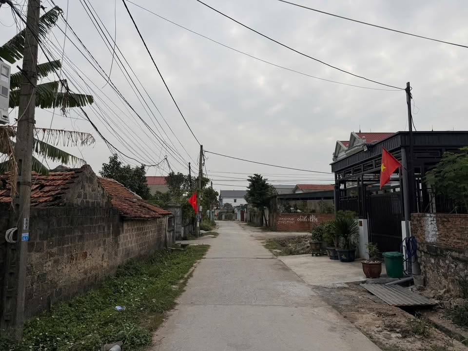 Đất nền Yên Sơn Uông Bí 186m² - Trục chính, Kinh doanh tốt, Sổ đỏ