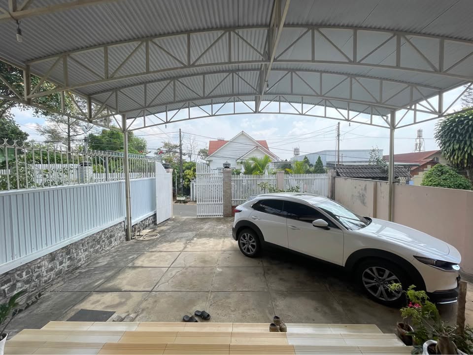 Nhà 5.7 Tỷ Hướng Đông, Sổ Hồng, Sân Oto Rộng Tại Trần Quốc Toản, Bảo Lộc