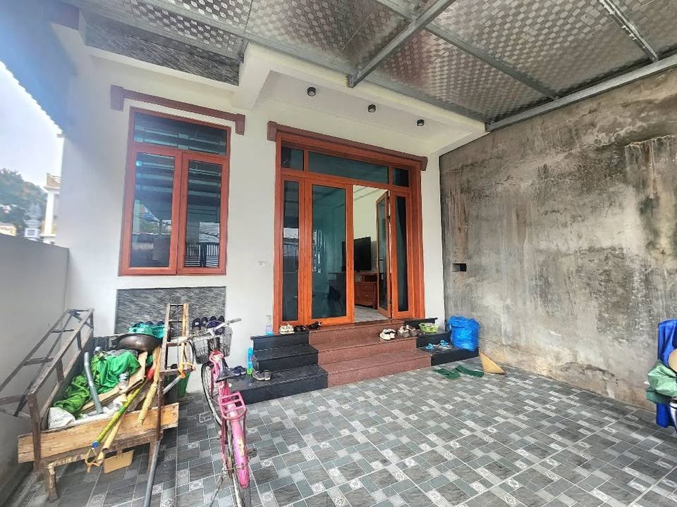 Bán nhà Kim Chung Đông Anh 168m² - Ô tô vào tận nhà, sổ đỏ sẵn!