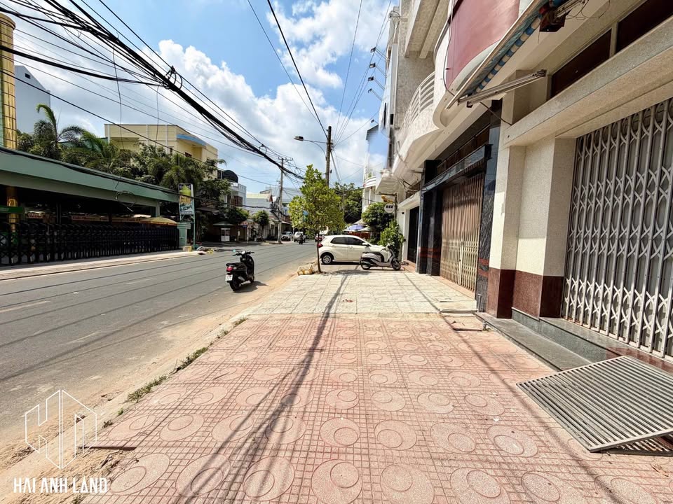 Nhà Mặt Tiền Chi Lăng Rạch Giá 10 Triệu/Tháng - Kinh Doanh Ngay!