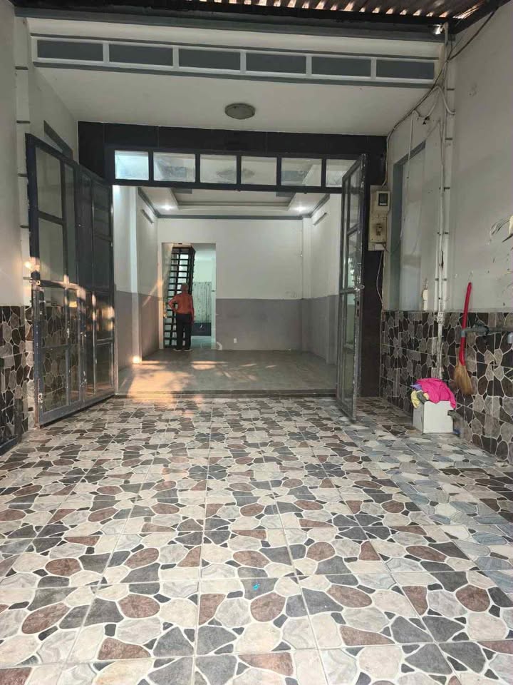 Nhà Nguyên Căn Quận 7 60m² giá 8 triệu - Sẵn sàng ở ngay!