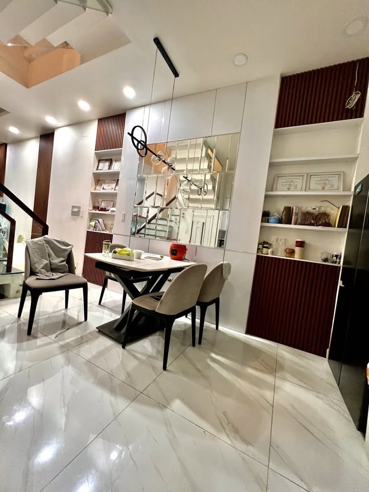 Nhà Âu Cơ Tân Bình 72m² giá 9.1 tỷ - Chính chủ bán, ô tô vào nhà!