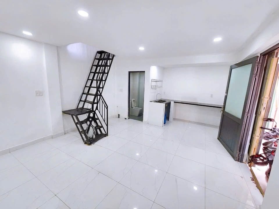 Nhà Hẻm Đoàn Văn Bơ, Q4 - 30.5m² - 3.35 Tỷ - Sổ Hồng Riêng