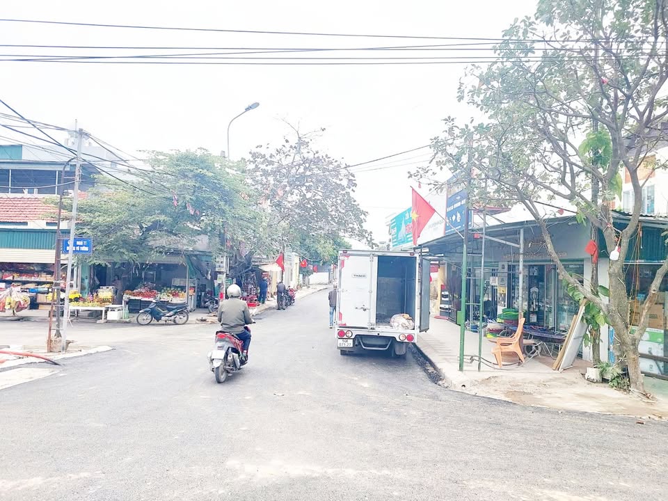 Đất nền Khu phố Đường Ngang, Quảng Yên 176m² - Đường to ô tô vào tận đất!