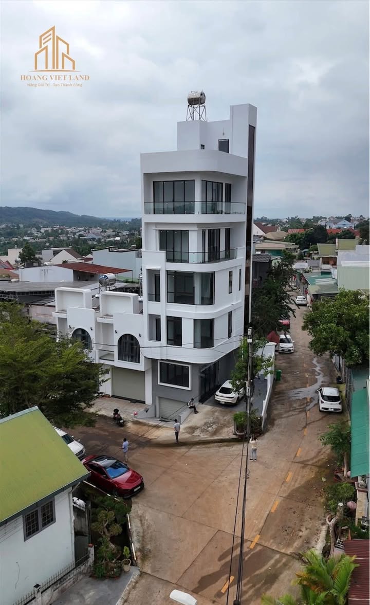 Nhà Phố Buôn Ma Thuột Góc 2MT 310m² - View Công Viên Sơn La 5.9 Tỷ