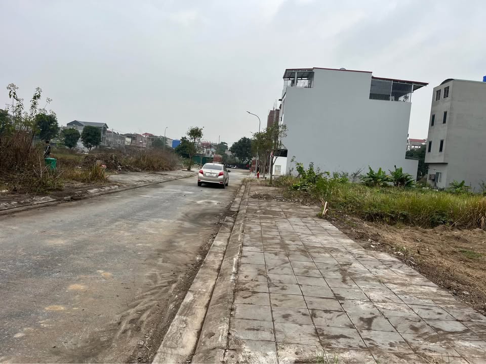 Bán đất KĐT Phượng Mao Greencity Quế Võ 100m² - Hướng Đông, View Vườn Hoa