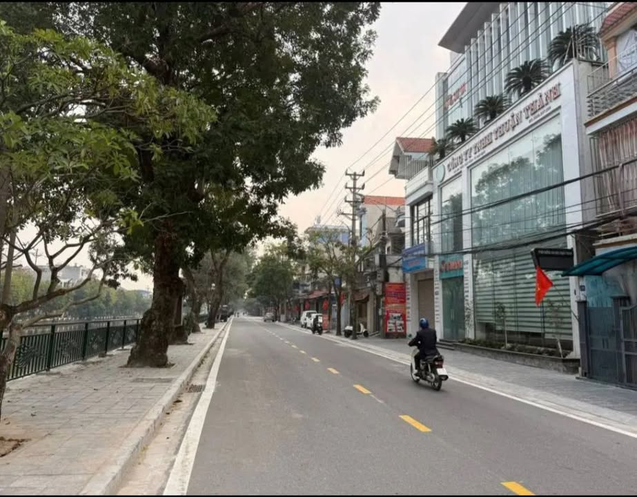 Bán Đất Mặt Tiền Trần Thái Tông, Nam Định - 100m², Hướng Đông Nam, Giá Tốt