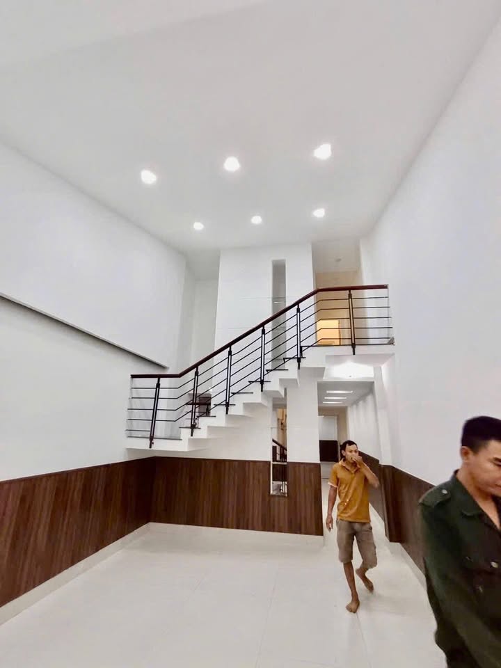 Nhà Nguyên Căn 80m² TX25, Q12 - 3PN, Sân Rộng, Giá Chỉ 7 Triệu/Tháng