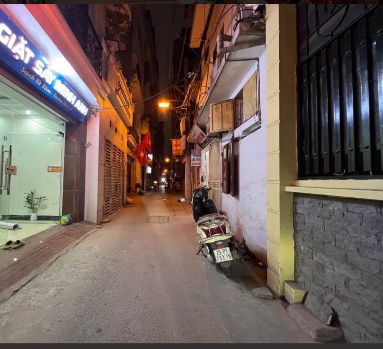 Nhà Riêng Nguyễn Khang Cầu Giấy 45m² - Ô tô vào tận nhà, Sổ đỏ sẵn!