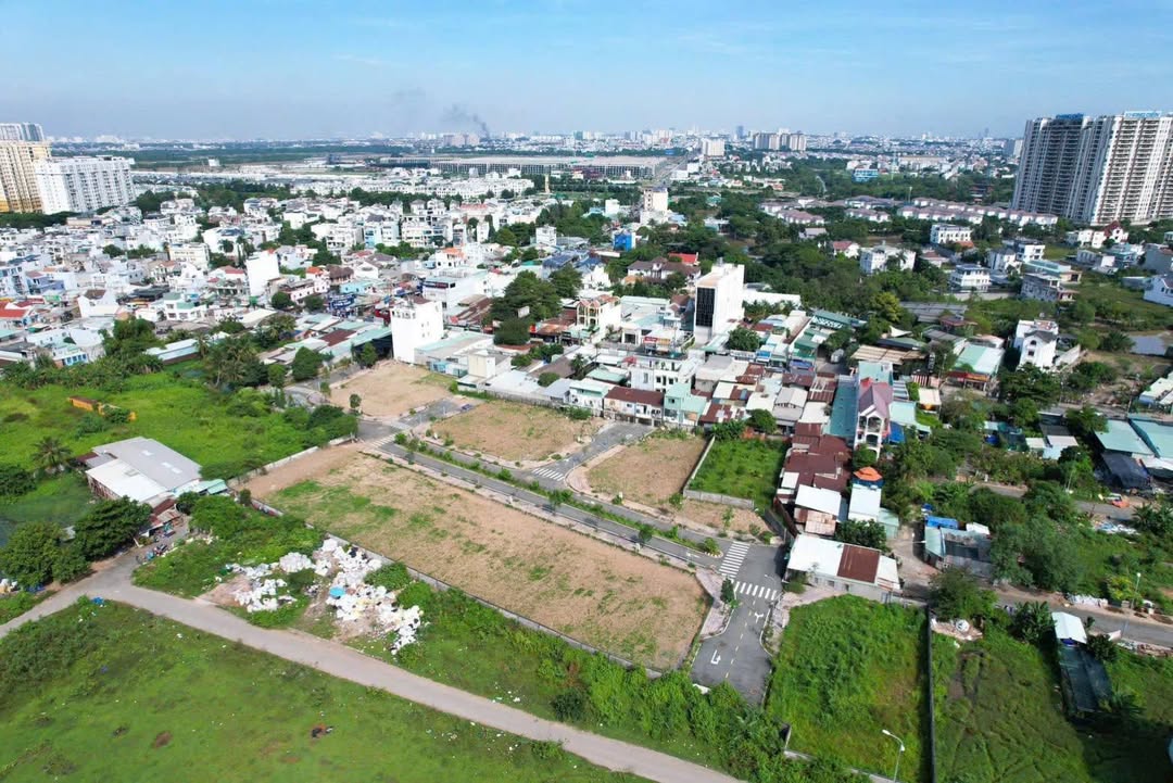 Bán Đất Góc 2 Mặt Tiền P. Phú Hữu, TP. Thủ Đức - 455m² - Sổ Hồng Full Thổ Cư