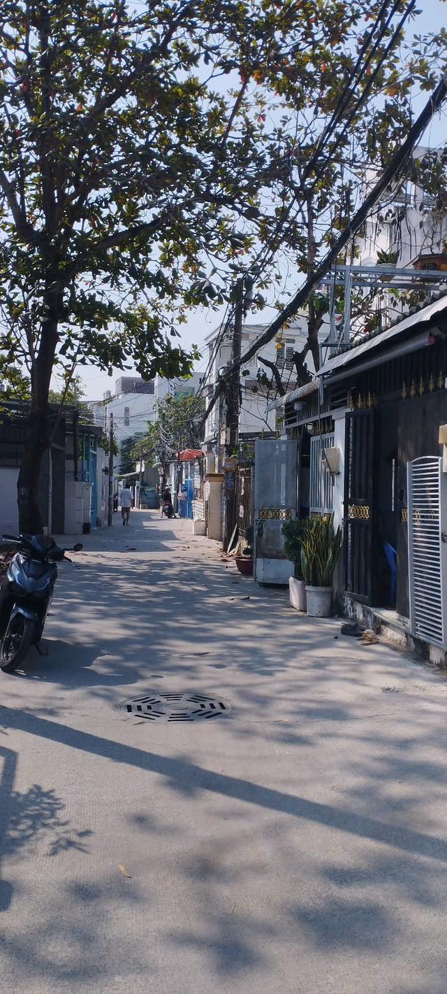 Nhà Hẻm 1942 Huỳnh Tấn Phát 38m² giá 2.29 tỷ - Ô tô vào tận nhà!