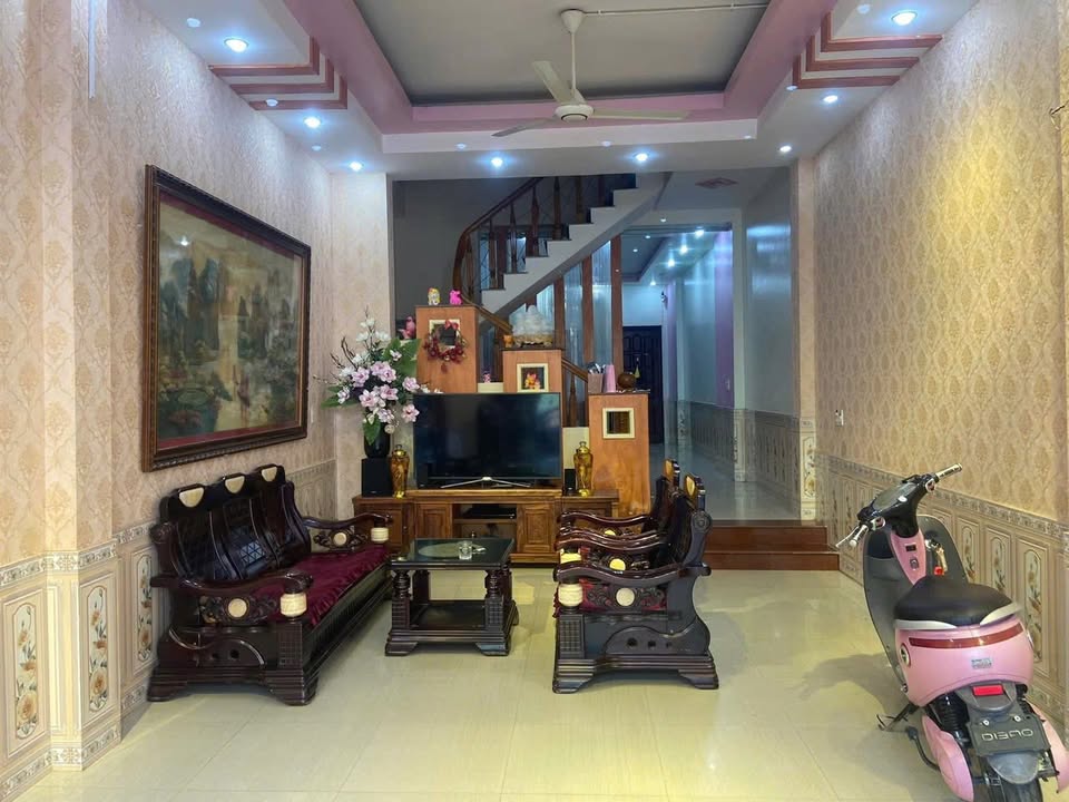 Nhà Riêng Kim Tân, Lào Cai 96.8m² - Chính Chủ Bán, Sổ Đỏ Sẵn Sàng!