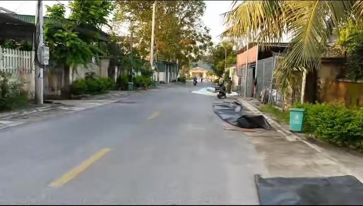 Bán Đất Trục Chính Hoằng Tiến, Thanh Hóa - 115m² Giá 1.1 Tỷ, Sẵn Sổ Đỏ