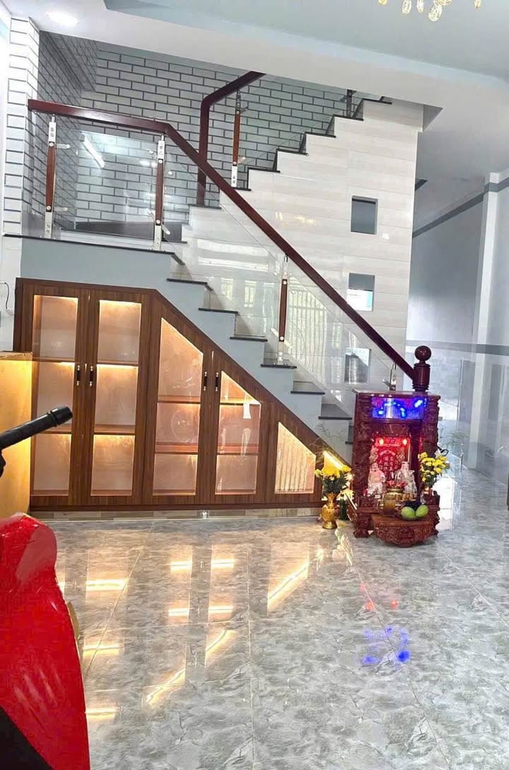 Cho thuê nhà 2 lầu hẻm xe hơi KDC 586, Sóc Trăng - 4.5 triệu/tháng