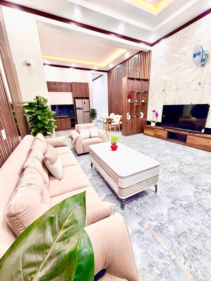 Nhà Riêng Buôn Ma Thuột 140m² - Sổ hồng sẵn, ô tô vào tận nhà!