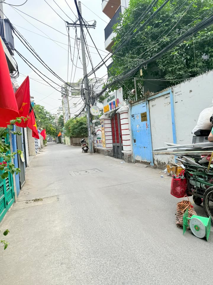 Nhà Bùi Đình Tuý Bình Thạnh 90m² giá nhỉnh 13 tỷ - Ô tô vào tận nhà!