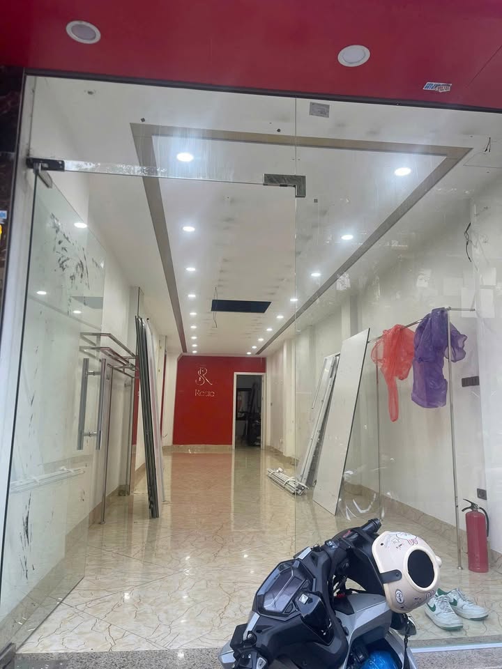 Mặt bằng Đặng Văn Ngữ, Đống Đa 120m² - Mặt tiền kinh doanh!