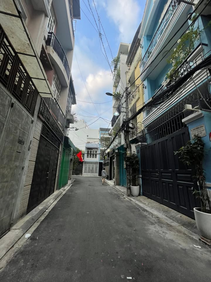 Nhà Hẻm Ô Tô CMT8 Tân Bình 65m² - Dòng Tiền 20tr/tháng - Giảm Sâu 300 Triệu