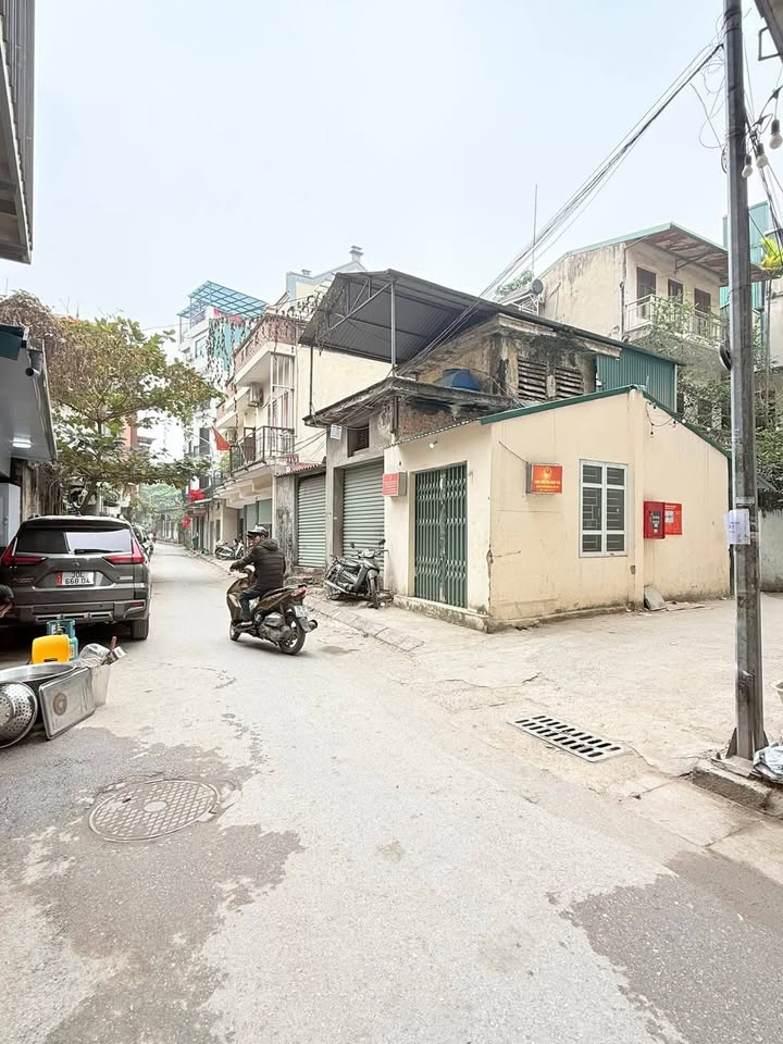 Nhà 30m² Minh Khai, Hai Bà Trưng - 6.5 Tỷ, Ngõ Thông, Gần Ô Tô