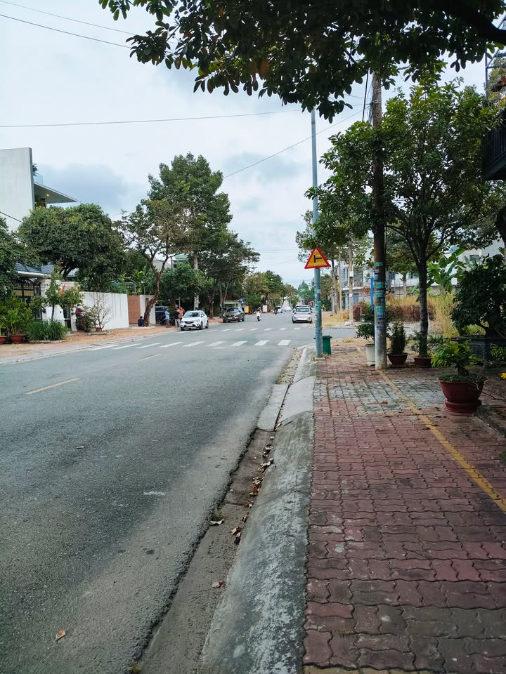 Đất nền 90m² Mặt tiền Lê Long Vân, TP Bà Rịa - Sổ đỏ, Giá 2.9 tỷ