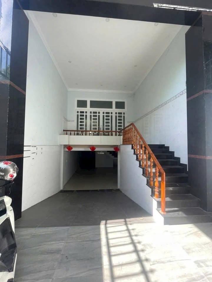 Nhà Mặt Tiền Phạm Văn Đồng, Thủ Đức 120m² - Mặt Tiền Kinh Doanh Đắc Địa!