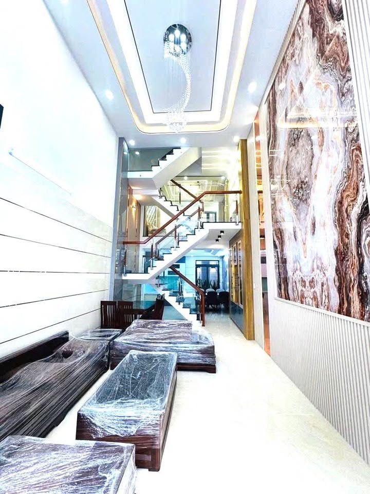 Nhà Phố Bình Tân 5 Tầng 50m² Giá 6.2 Tỷ - Ô Tô Vào Tận Nhà!