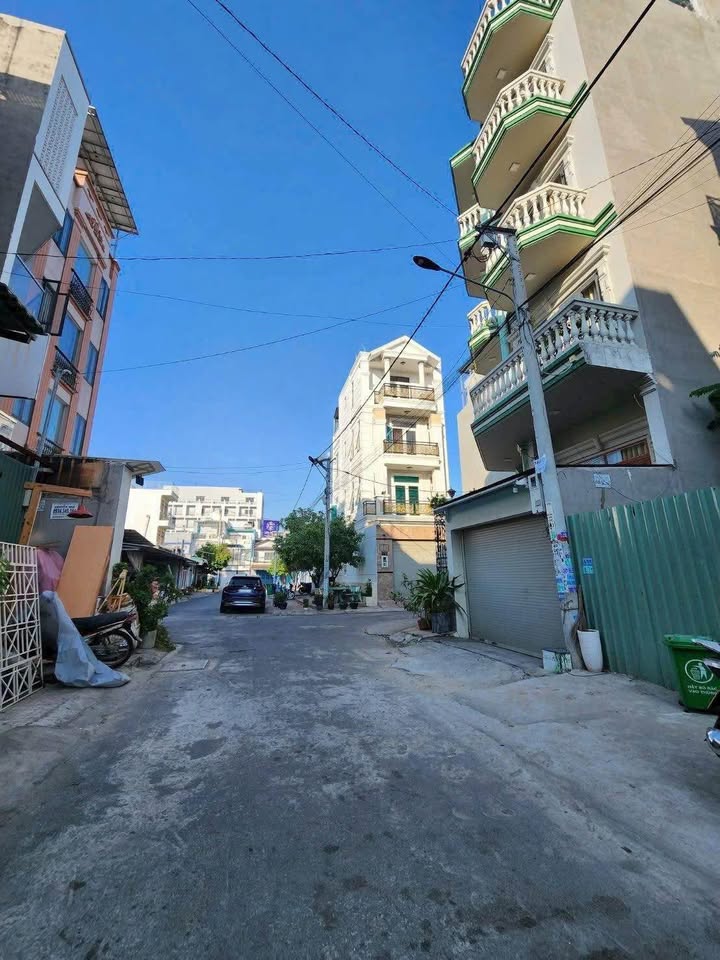 Đất nền Vạn Phúc City, Thủ Đức - 61m², Sổ đỏ, Giá 7.6 tỷ