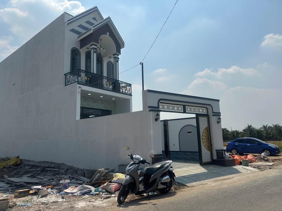 Nhà Phố Cần Giuộc 117m² - Mặt tiền kinh doanh, đón Tết!