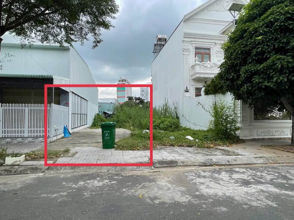 Bán Nền Vị Trí Đẹp Golden Cafe Rogo, Long Xuyên - 136.8m² - 4.1 Tỷ