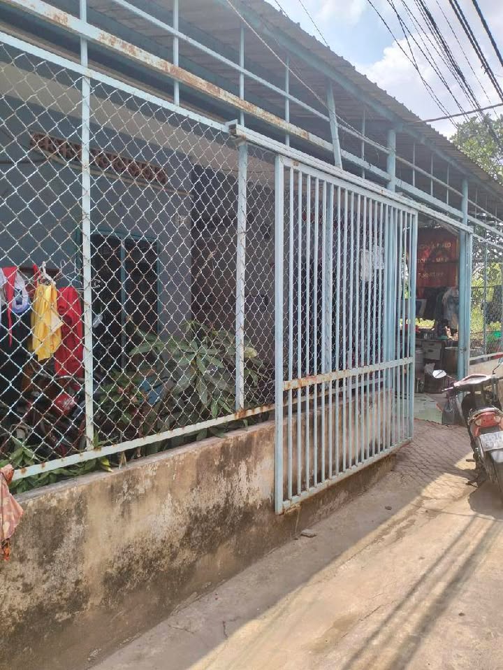 Nhà 2 Tầng 200m² MT Nguyễn Duy Trinh, P. Long Trường, TP. Thủ Đức - 9.5 Tỷ