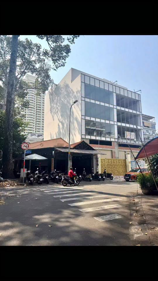 Nhà Mặt Tiền Quận 5, 430m², Ngang 16m - Kinh Doanh Đa Ngành