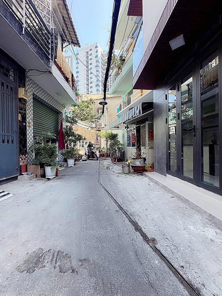 Nhà riêng Quận 11 12m² giá 2.45 tỷ - Sẵn sàng ở ngay!