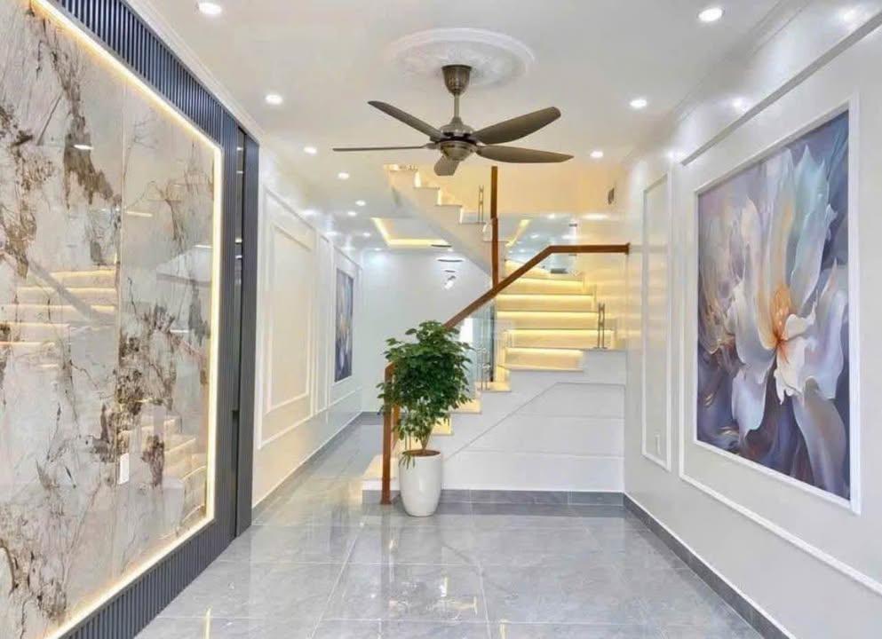 Cho thuê nhà nguyên căn Ngõ Trung Hành 135m² giá 6 triệu - Sẵn sàng ở ngay!