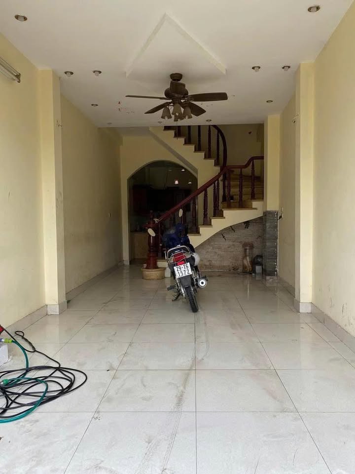 Cho thuê nhà mặt đường Nguyễn Khoái 40m2x4T giá 8tr - Sẵn sàng ở ngay!