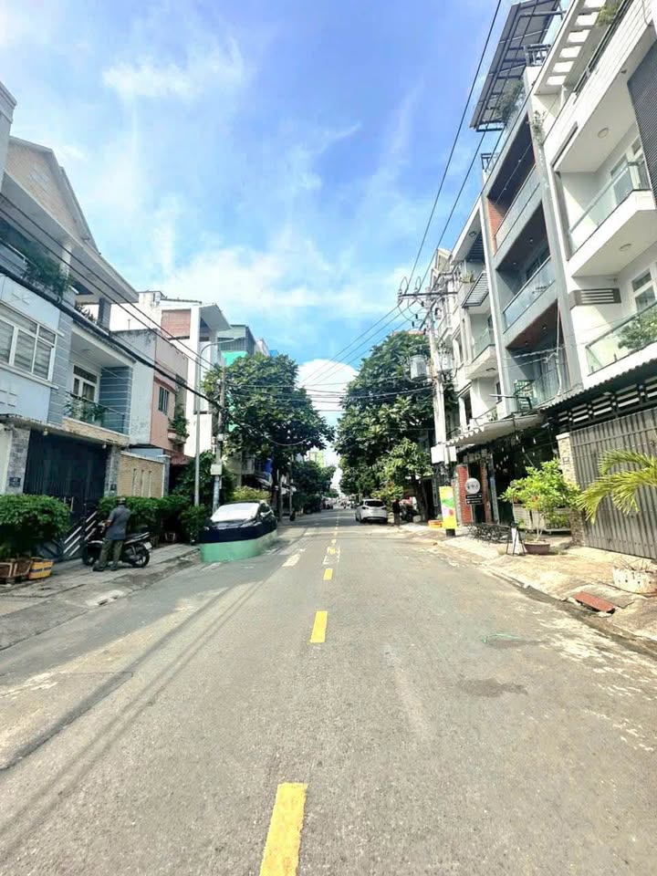 Nhà Mặt Tiền Lê Quốc Trinh Tân Phú 126m² - Giá 16.5 Tỷ TL