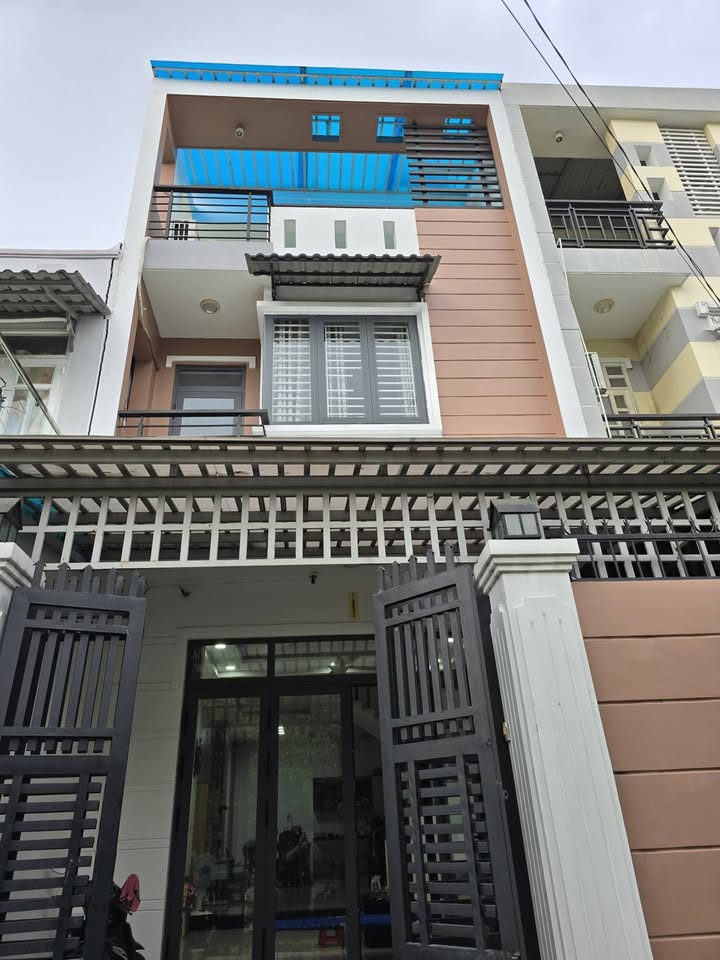 Nhà 3 Tầng KDC Hồng Long Thủ Đức 80m² - Ô tô vào tận nhà!