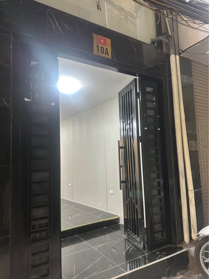 Nhà Phố Cửa Bắc 32m² 5 Tầng - Kinh Doanh & Ở, Giá 8 Tỷ