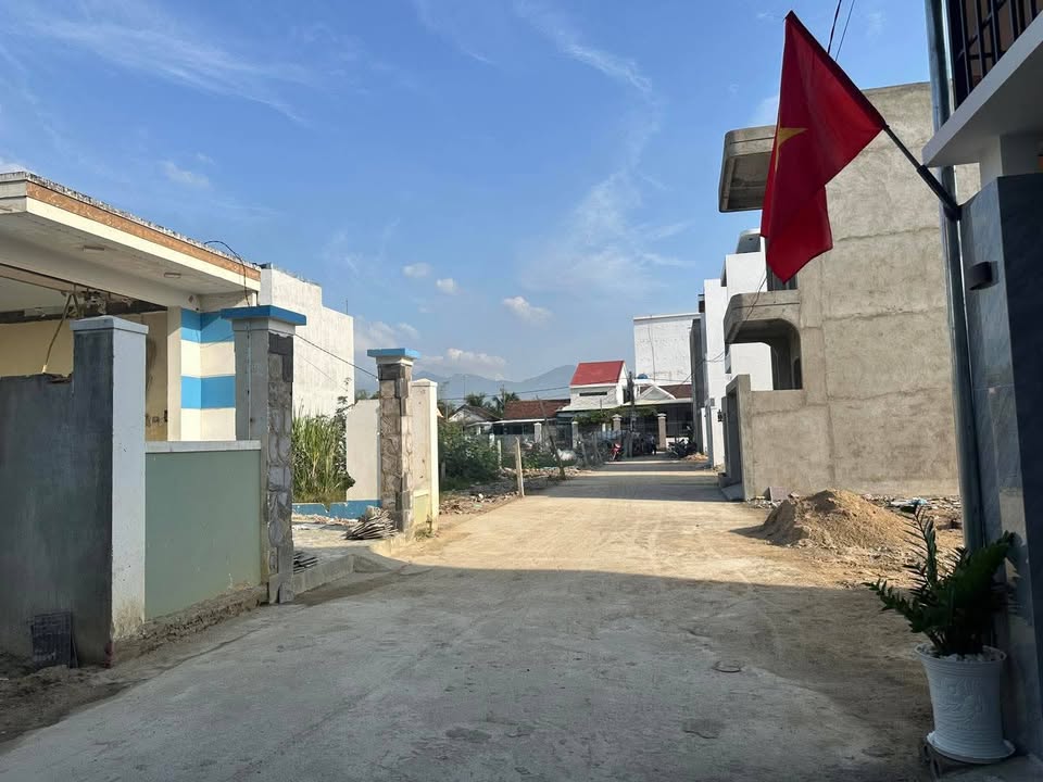 Đất nền Diên An - Sổ đỏ full thổ - 66m² - Giá 1.35 tỷ