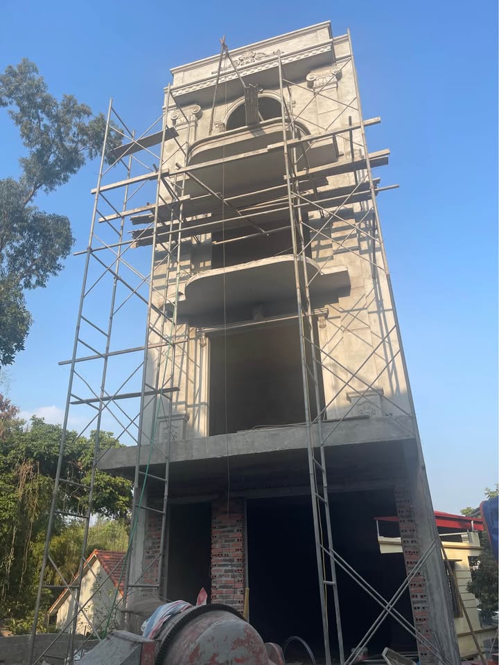 Nhà 4 Tầng Tân Cổ Điển 50m² Cao Thắng, Hạ Long - Hơn 3 Tỷ