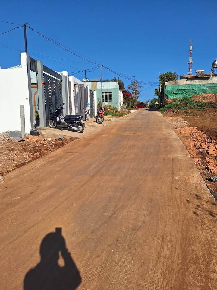 Nhà 90m² Sổ Đỏ Phường Diên Hồng - View Đẹp, Ô Tô Tránh Nhau