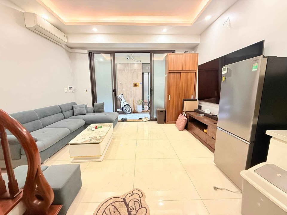 Bán nhà Phố Đội Cấn Ba Đình 30m² 9.9 tỷ - Vị trí đẹp, ngõ thông thoáng!