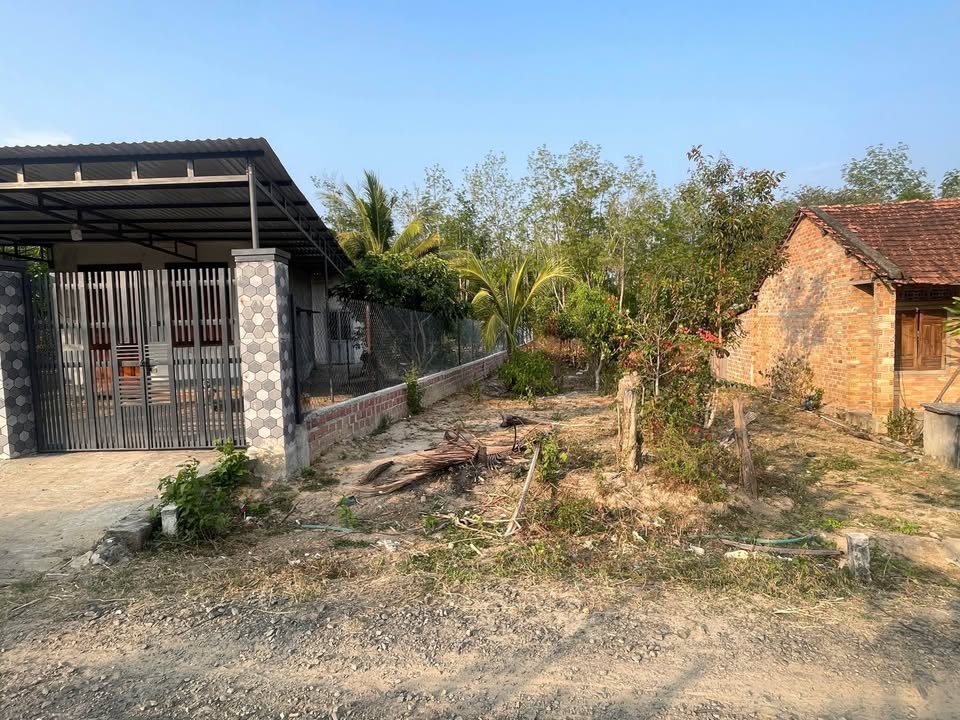 Đất nền Konhring Đakbla 300m² giá chỉ 4xx triệu - Sổ hồng sẵn!