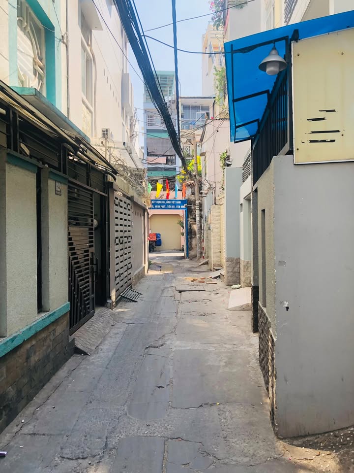 Nhà 5 Tầng Phú Nhuận 50m² giá 9 tỷ - Vị trí đẹp hiếm có!