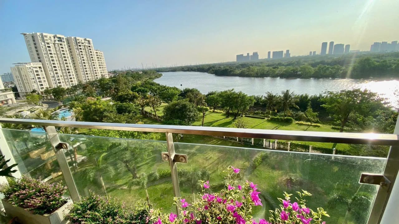 Cho thuê Căn hộ Riverside Residence Quận 7 - 133m² 3PN - View Sông Sang Trọng