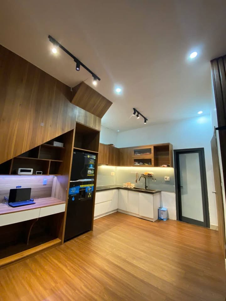 Nhà Trọ Rộng Rãi Có Gác Lửng - Hẻm 282 Lê Duẩn, Đà Nẵng - 6 Triệu/Tháng