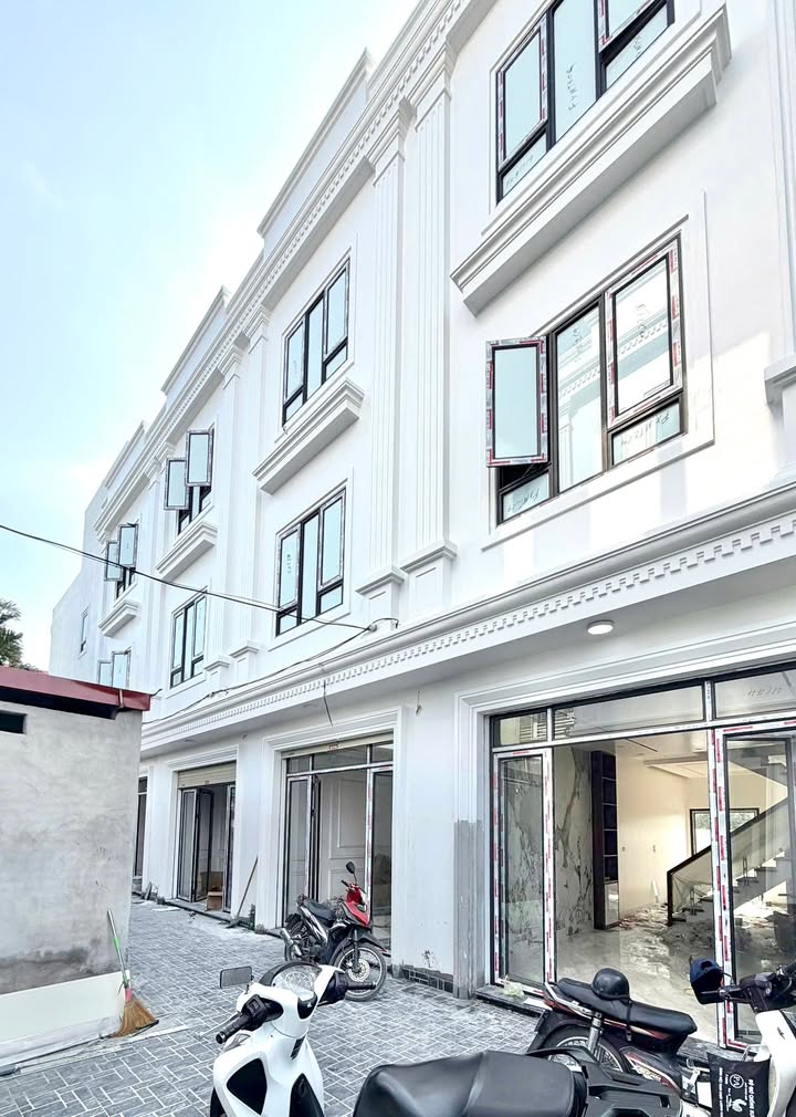 Nhà Riêng Bùi Thị Tự Nhiên 74m² - Ô tô vào tận nhà, thiết kế hiện đại!